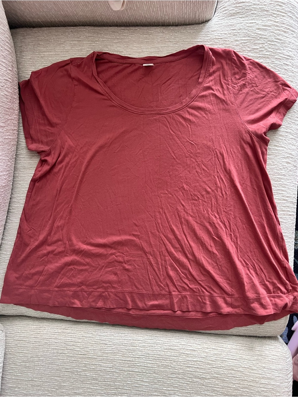 Old Navy Everyday Scoop Neck Tee in Dusty Rose